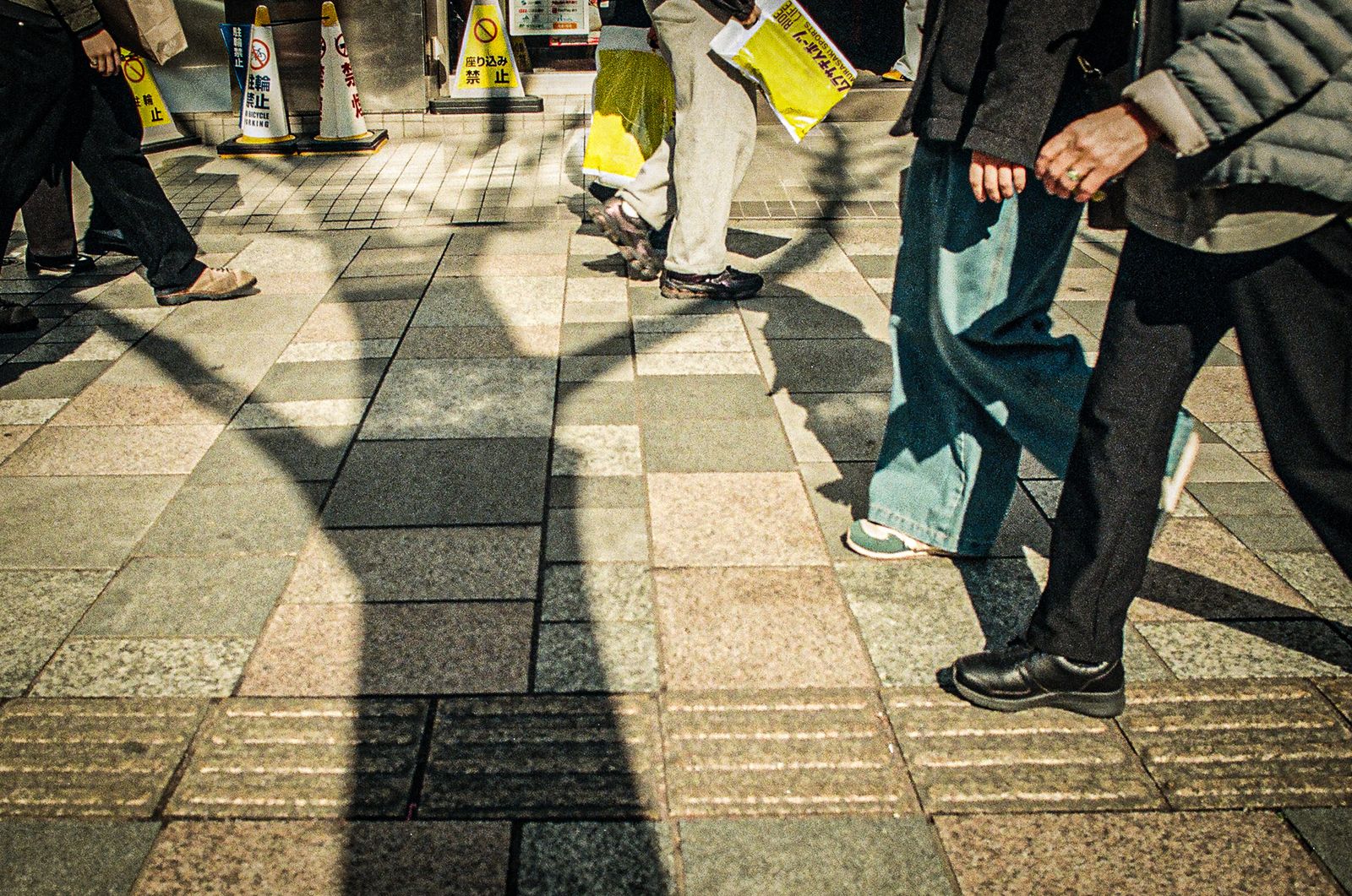 Shadows and shopping bags