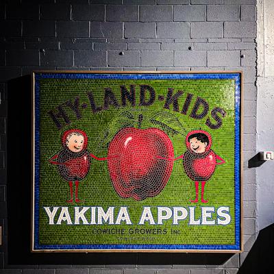 Yakima apples crate label