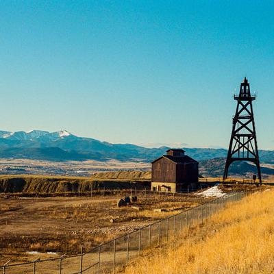 Headframe and barn